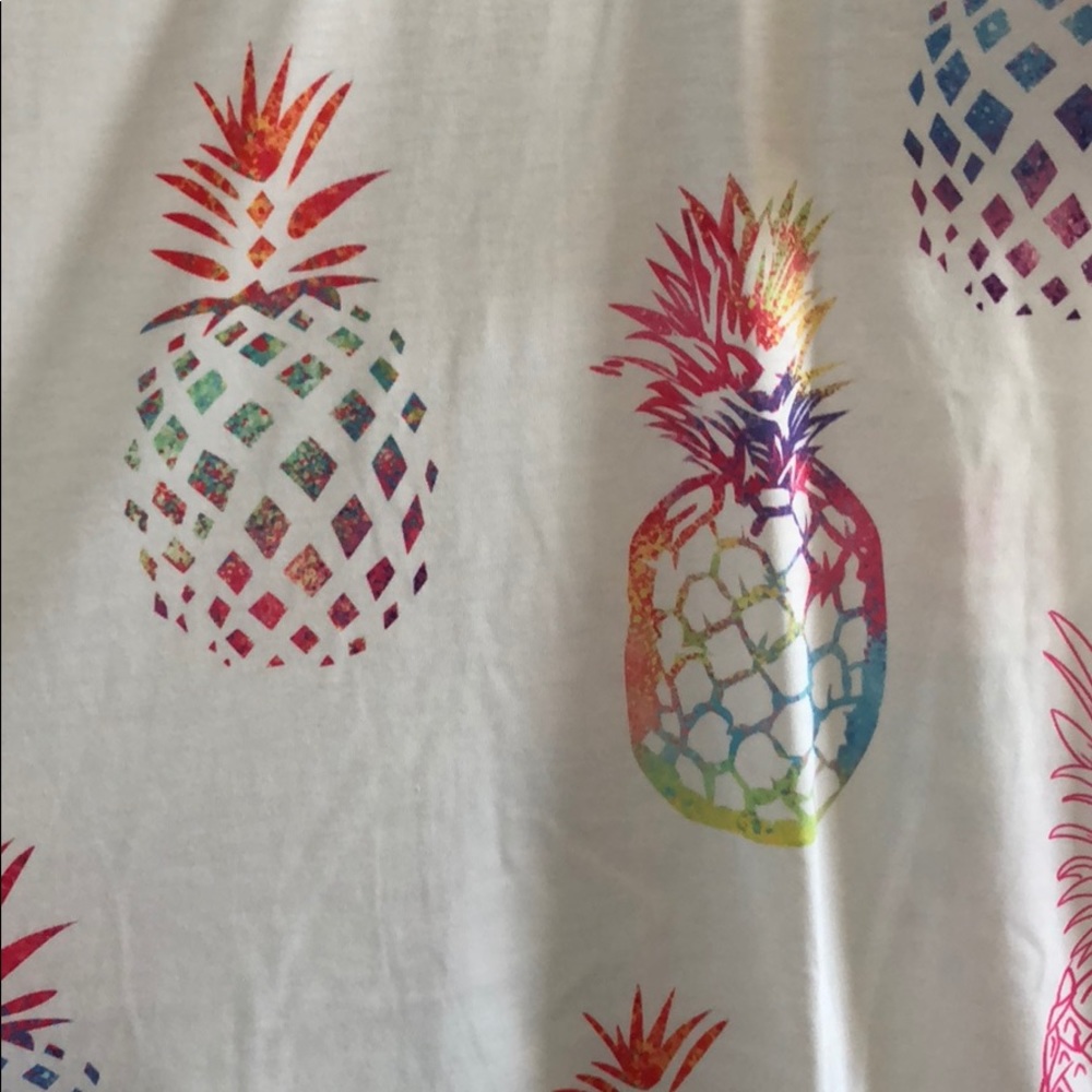 Pineapple choker graphic Tee - Picture 7 of 8